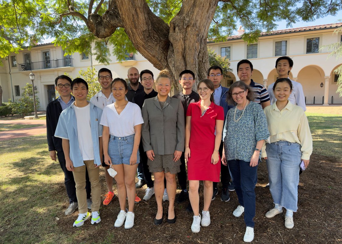 Group_picture_1_website