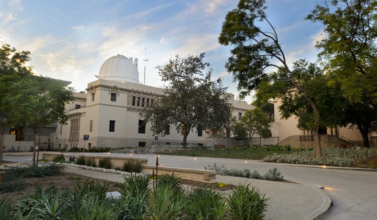 Linde Laboratory plaza