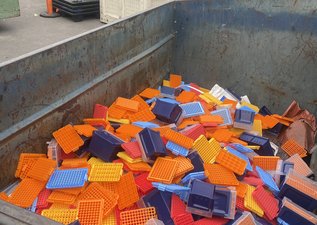 Pipette tip box recycling