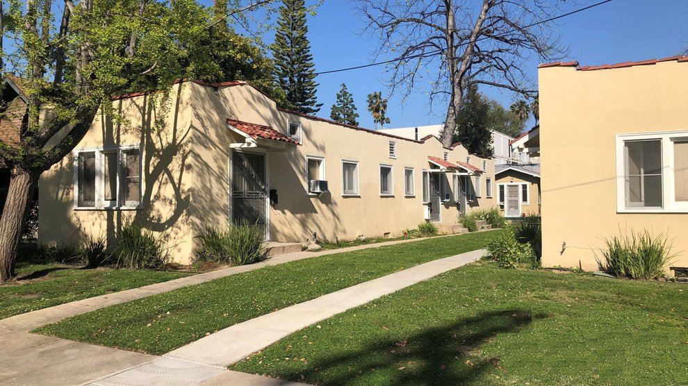 Exterior of 250 Catalina apartments