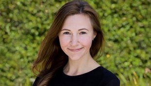 Headshot Anastasia Buyalskaya