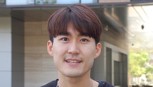 Headshot Alex Chung
