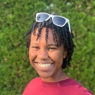 Headshot Arianna McKnight