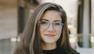 Headshot Annie Erickson