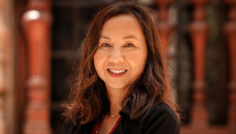 Headshot Linda Hsieh-Wilson