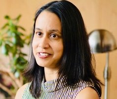 Headshot Mala Murthy