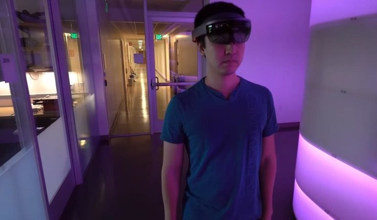 Person wearing eye apparatus during a visual experiment