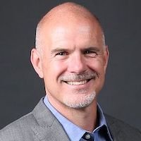 Headshot Michael Platt
