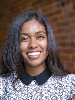 Headshot Sydney Hunt