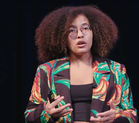 Cecilia Sanders giving a Science Journey talk