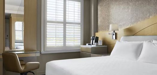pasadena hotel room