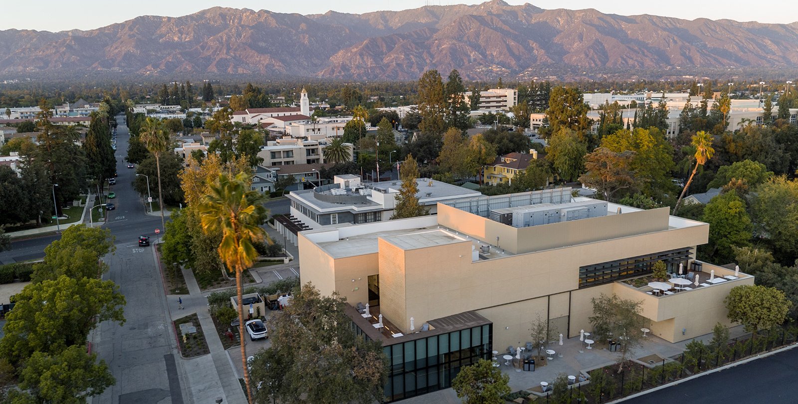 Photograph of the AWS Center for Quantum Computing at Caltech.