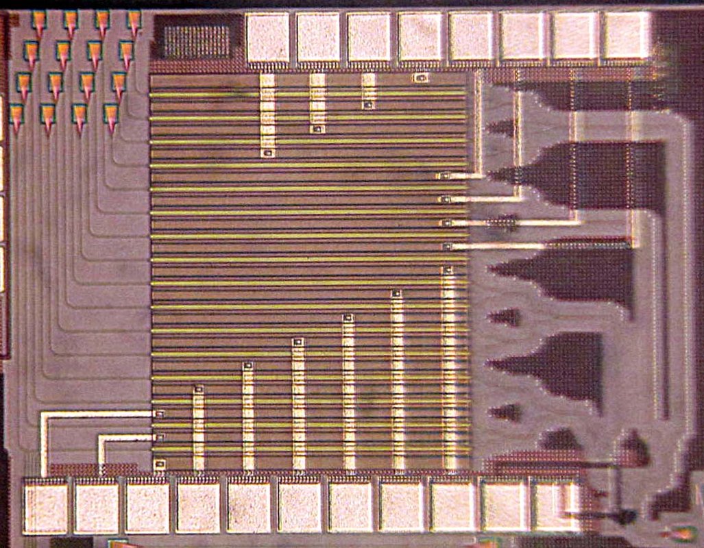 An image of Hajimiri's light-bending silicon chip.