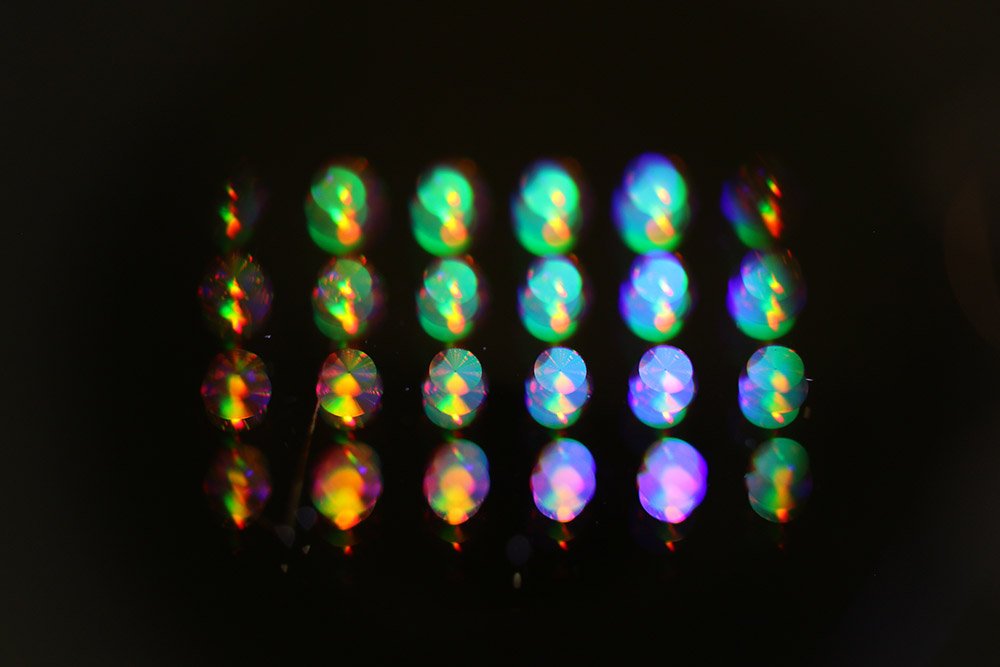 Retroreflectors created in the lab of Andrei Faraon reflect light.