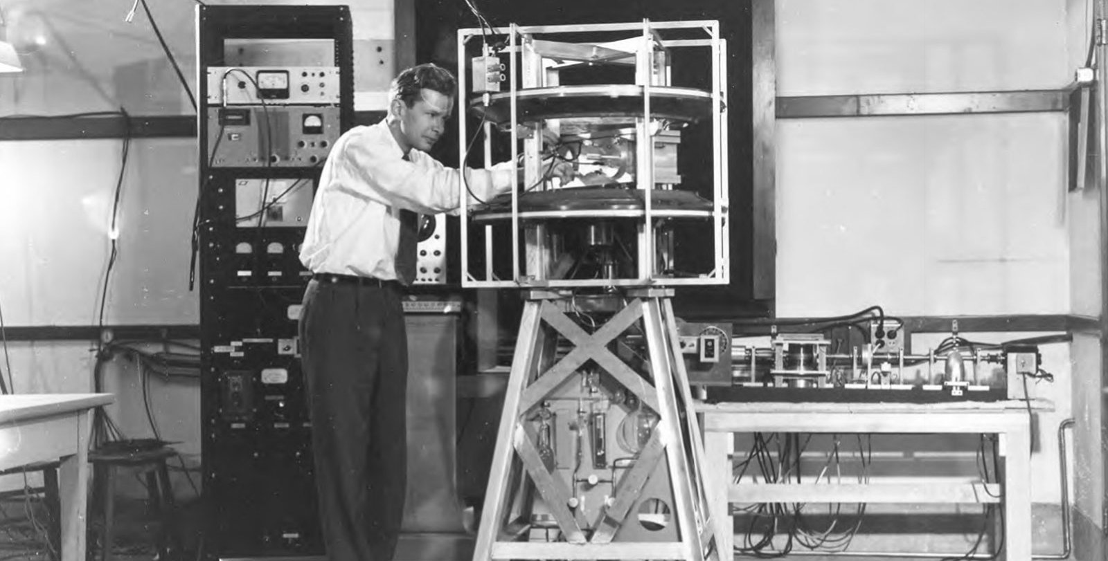 Felix Boehm working in a lab