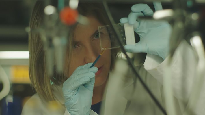 Viviana Gradinaru in the lab