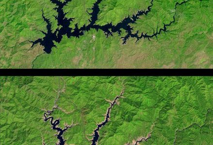 Satellite images show a 50 percent decrease in the water level of Shasta Lake between September 2011 (top) and September 2014 (bottom)