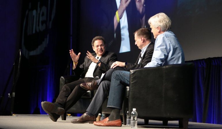 Industry panel in vegas with Roese and Bechtolsheim 2017